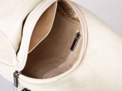 Skórzany plecak damski miejski na jedno ramię elegancki jasny beżowy - obrazek 5
