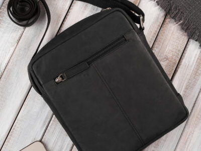 Skórzana listonoszka męska z paskiem na ramię w kolorze czarnym Paolo Peruzzi - obrazek 2