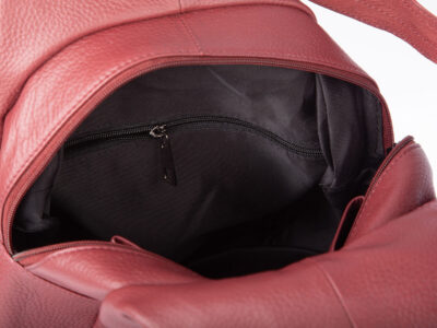 Miejski plecak damski z miękkiej skóry naturalnej na jedno lub dwa ramiona bordowy - obrazek 8