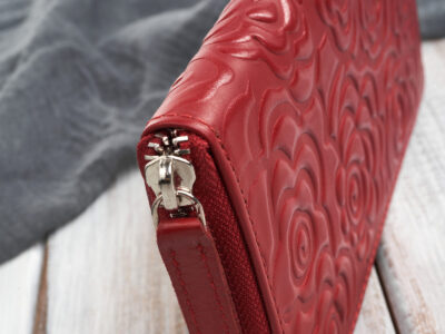 Duży, czerwony portfel damski zapinany dookoła na zamek błyskawiczny Paolo Peruzzi - obrazek 8