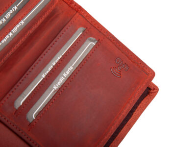 Pojemny, skórzany portfel damski czerwony z tłoczonym kwiatowym wzorem vintage - obrazek 7