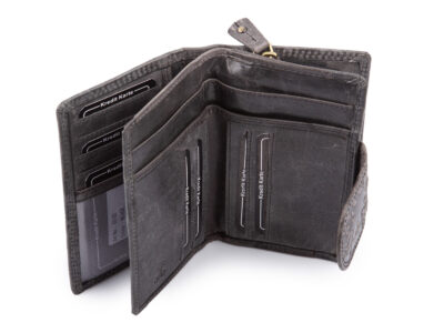 Pojemny, skórzany portfel damski czarny z tłoczonym kwiatowym wzorem vintage - obrazek 8