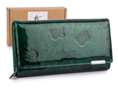Duży portfel damski lakierowany w motylki, zielony, skórzany z RFID - obrazek 1