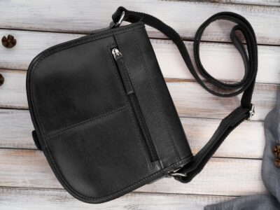 Czarna torebka damska skórzana, elegancka, półokrągła Paolo Peruzzi - obrazek 4