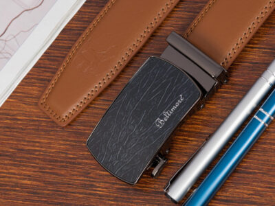 Skórzany, brązowy pasek męski do spodni z czarną klamrą automatyczną 110 cm - obrazek 2