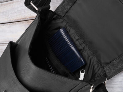 Czarna, listonoszka męska na ramię uszyta ze skóry naturalnej Paolo Peruzzi - obrazek 5