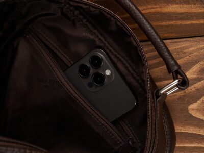 Ciemnobrązowa, elegancka pionowa torba męska na ramię ze skóry naturalnej Paolo Peruzzi - obrazek 7