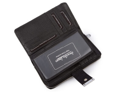 Duży, poziomy portfel damski w kolorze czarnym lakierowana tafla w linie - obrazek 4