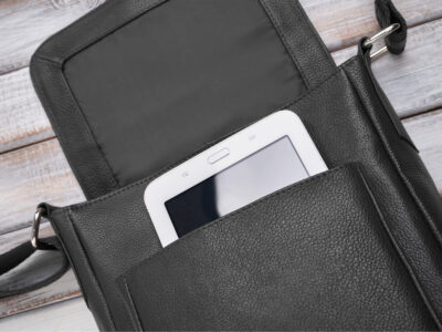 Czarna, listonoszka męska na ramię uszyta ze skóry naturalnej Paolo Peruzzi - obrazek 7