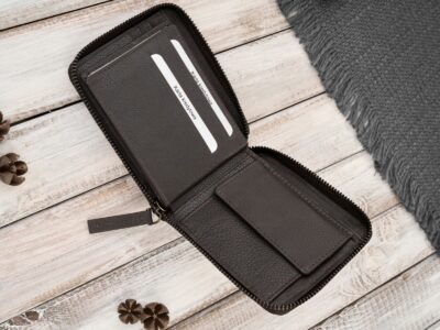 Ciemnobrązowy, pojemny portfel męski zapinany dookoła na zamek błyskawiczny RFID - obrazek 6