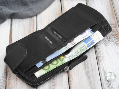 Czarny portfel damski skórzany średni zapinany na zatrzask i zamek błyskawiczny RFID - obrazek 6