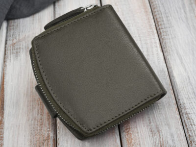 Ciemnozielony portfel damski skórzany średni zapinany na zatrzask i zamek błyskawiczny RFID - obrazek 3