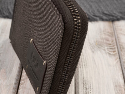 Ciemnobrązowy, pojemny portfel męski zapinany dookoła na zamek błyskawiczny RFID - obrazek 9