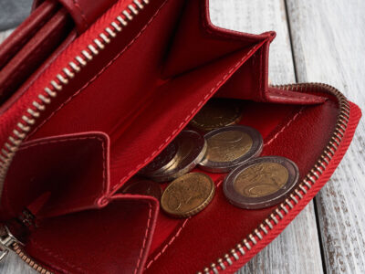 Czerwony portfel damski skórzany średni zapinany na zatrzask i zamek błyskawiczny RFID - obrazek 9