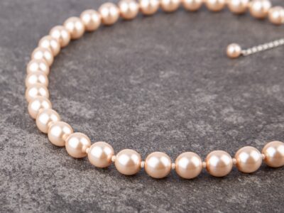 Elegancki damski naszyjnik z okrągłych pereł Preciosa w kolorze pudrowego różu Eterna Rose - obrazek 5