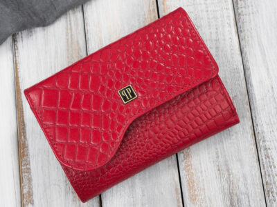 Czerwony, średni portfel damski skórzany z wzorem imitującym skórę krokodyla - obrazek 9