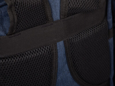 Średniej wielkości, granatowy plecak podróżny otwierany jak walizka 40x25x20 cm - obrazek 6