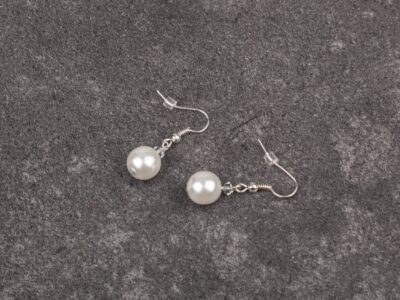 Kolczyki damskie wiszące z białymi perełkami i kryształkiem Preciosa Classic White - obrazek 3