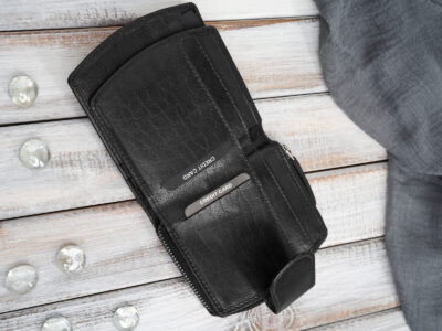 Czarny portfel damski skórzany średni zapinany na zatrzask i zamek błyskawiczny RFID - obrazek 4