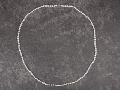 Bardzo długi naszyjnik damski z białych pereł Preciosa 120 cm Classic White - obrazek 4