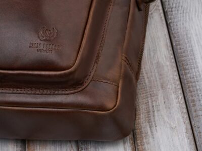 Duża elegancka teczka męska skórzana w kolorze brązowym z paskiem na ramię A4 - obrazek 9