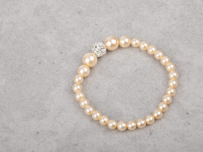 Bransoletka damska z perłami w kolorze ecru i cyrkoniami Cyria Pearl Ecru - obrazek 4
