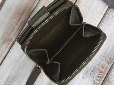 Ciemnozielony portfel damski skórzany średni zapinany na zatrzask i zamek błyskawiczny RFID - obrazek 7