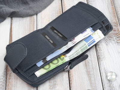 Granatowy portfel damski skórzany średni zapinany na zatrzask i zamek błyskawiczny RFID - obrazek 6