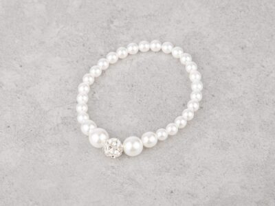 Bransoletka z białymi perłami i wisiorkiem z kuleczką z cyrkoniami Cyria Pearl White - obrazek 4