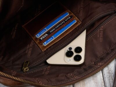 Duża elegancka teczka męska skórzana w kolorze brązowym z paskiem na ramię A4 - obrazek 6