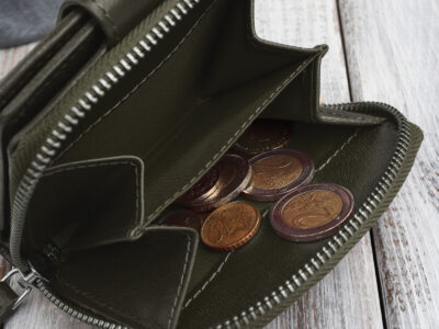 Ciemnozielony portfel damski skórzany średni zapinany na zatrzask i zamek błyskawiczny RFID - obrazek 9