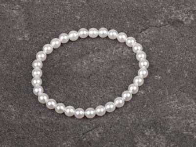 Delikatna bransoletka damska z białych pereł Preciosa na gumce Eterna White - obrazek 3