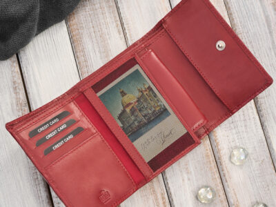 Czerwony, średni portfel damski skórzany z wzorem w tłoczone kwiaty RFID - obrazek 5