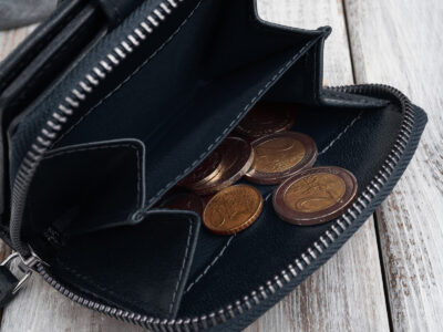 Granatowy portfel damski skórzany średni zapinany na zatrzask i zamek błyskawiczny RFID - obrazek 8