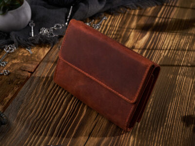 Jasnobrązowy średniej wielkości skórzany portfel damski w stylu vintage Paolo Peruzzi - obrazek 3