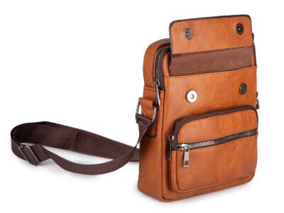 Średniej wielkości torba męska na ramię typu listonoszka w kolorze jasnobrązowym - obrazek 2