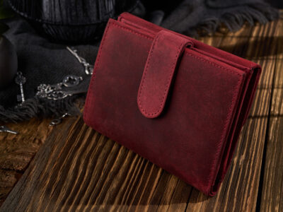 Średniej wielkości czerwony portfel damski z surowej skóry naturalnej w stylu vintage Paolo Peruzzi - obrazek 3