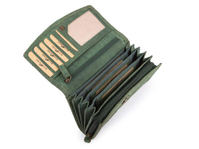 Poziomy portfel damski zielony z zamszowej skóry naturalnej z tłoczeniem w kwiaty - obrazek 3