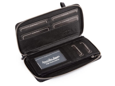 Duży czarny portfel damski lakierowany w motylki zapinany dookoła na suwak z paskiem na rękę - obrazek 4