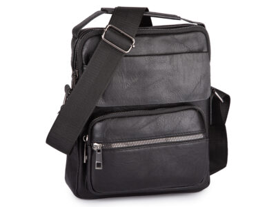 Średniej wielkości torba męska na ramię typu listonoszka w kolorze czarnym