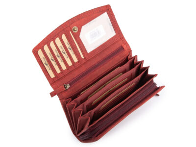 Poziomy portfel damski czerwony z zamszowej skóry naturalnej z tłoczeniem w kwiaty - obrazek 2