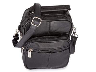 Mała, skórzana torebka męska z paskiem na ramię i rączką w kolorze czarnym - obrazek 4