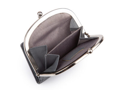 Szara, skórzana, portmonetka damska zapinana na klasyczny metalowy bigiel RFID - obrazek 6