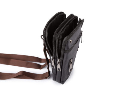 Mała skórzana saszetka na szyję czarna na dokumenty 2-komorowa - obrazek 5