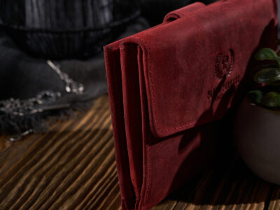 Średniej wielkości czerwony portfel damski z surowej skóry naturalnej w stylu vintage Paolo Peruzzi - obrazek 8