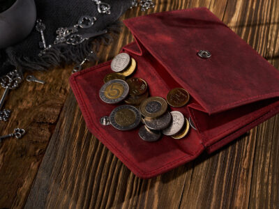 Średniej wielkości czerwony portfel damski z surowej skóry naturalnej w stylu vintage Paolo Peruzzi - obrazek 7