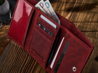 Czerwony średniej wielkości skórzany portfel damski w stylu vintage Paolo Peruzzi - obrazek 6