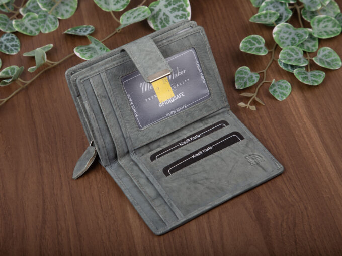 c558196bd6b844940d0dd71fdd869188