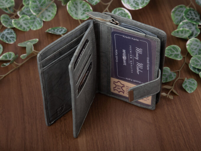 39b31b740932f1d89c175e9304daf09f