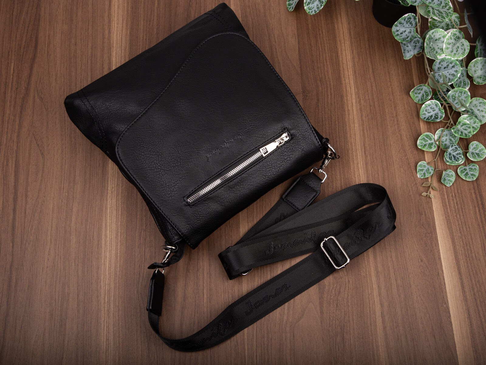 0d9bb9c86785d37fd5eed82a1858deeb